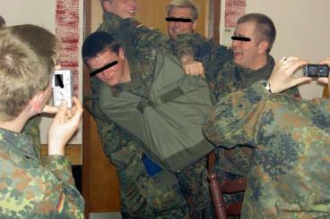 Schlangen kaufen und verkaufen Foto: Gesucht: Stabsunteroffizier Kowalsky/Kowe Hamm Schlangen kaufen und verkaufen Foto: Gesucht: Stabsunteroffizier Kowalsky/Kowe Hamm
