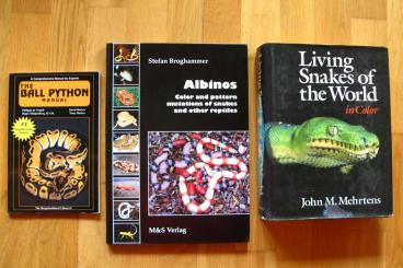 Literatur kaufen und verkaufen Foto: Im Angebot drei Schlangen Bücher in Englischer Sprache